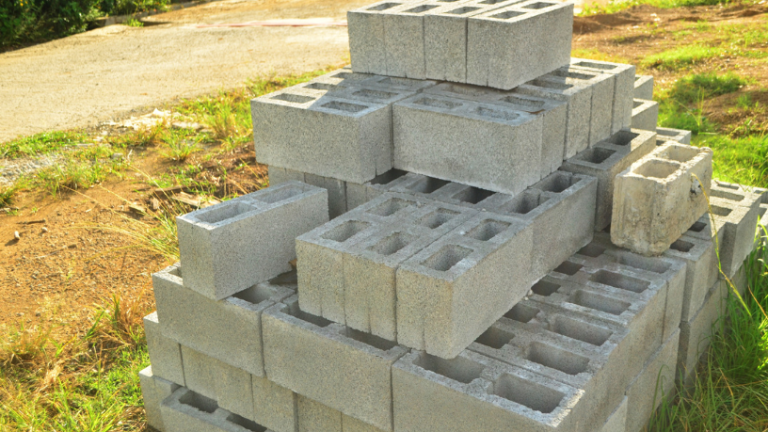 Alvenaria estrutural com blocos de alta resistência: como otimizar produtividade sem perder segurança Valderci Malagosini Machado explica como a alvenaria estrutural com blocos de alta resistência pode otimizar a produtividade sem comprometer a segurança.