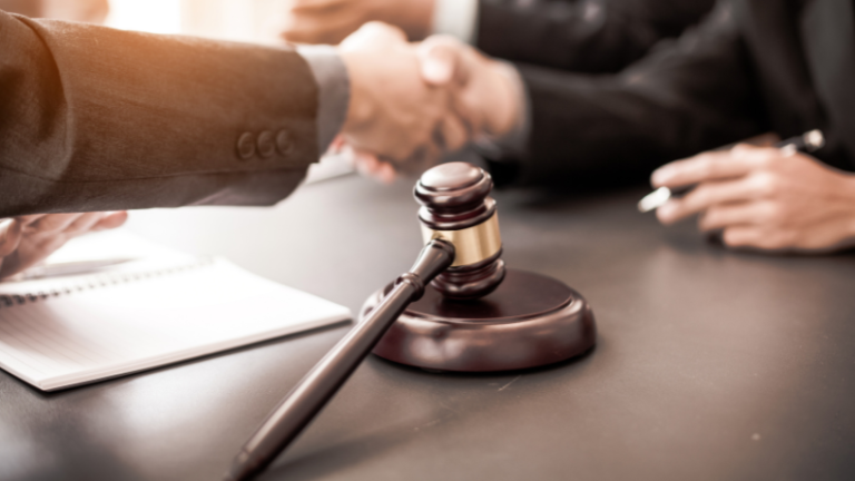 Conquistas históricas e ações judiciais dos aposentados Conquistas históricas dos aposentados ganharam força por meio de ações judiciais estratégicas conduzidas com o apoio do Sindnapi - Sindicato Nacional dos Aposentados.
