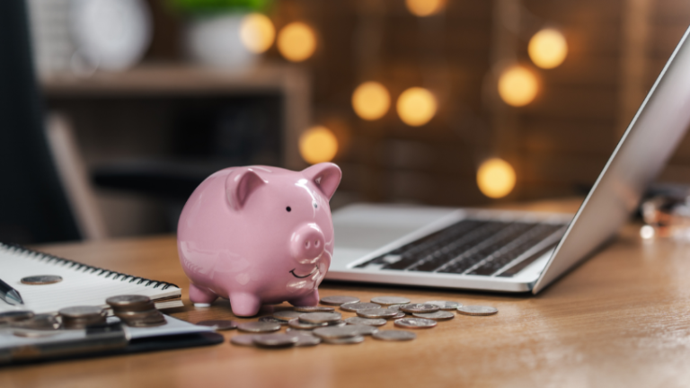 Como identificar o momento exato de investir em um ativo? Identificar o momento exato de investir em um ativo depende de análise estratégica e cenário econômico, afirma Alex Nabuco Dos Santos.