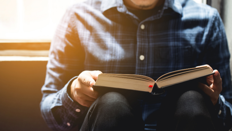 O combate espiritual na tradição cristã: Veja com Jose Eduardo Oliveira e Silva como a luta interior revela a verdade do coração e fortalece a alma na graça O combate espiritual na tradição cristã como caminho de fortalecimento interior com Jose Eduardo De Oliveira e Silva.