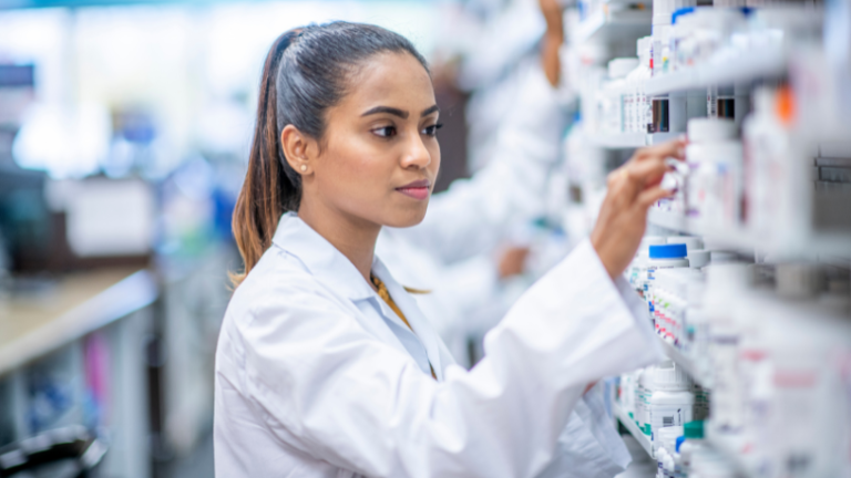 Reajuste de preços de medicamentos em 2026: o que muda para o consumidor e como economizar Reajuste de preços de medicamentos em 2026: o que muda para o consumidor e como economizar
