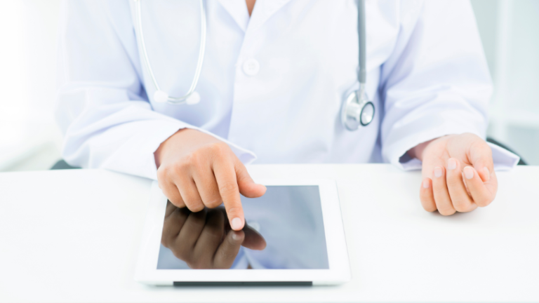 IA na medicina no Brasil: novas regras reforçam autonomia médica e direito do paciente IA na medicina no Brasil: novas regras reforçam autonomia médica e direito do paciente