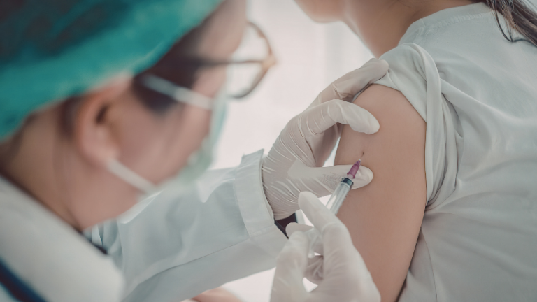 Vacina da gripe em Jundiaí: onde se imunizar, por que antecipar e o impacto na saúde pública Vacina da gripe em Jundiaí: onde se imunizar, por que antecipar e o impacto na saúde pública